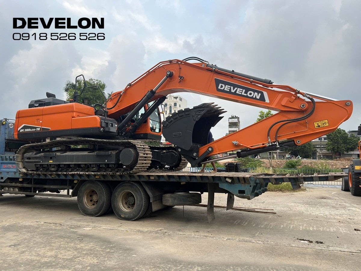 Máy xúc đào bánh xích Develon DX300LCA-7M