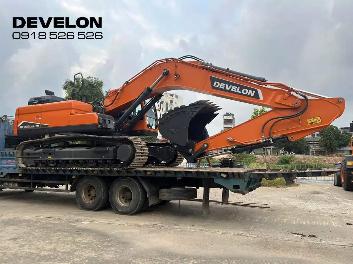 Máy xúc đào bánh xích Develon DX300LCA-7M