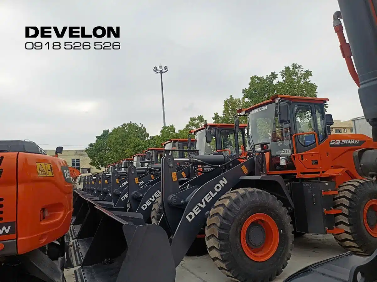Alternative view of Máy Xúc Develon SD300N