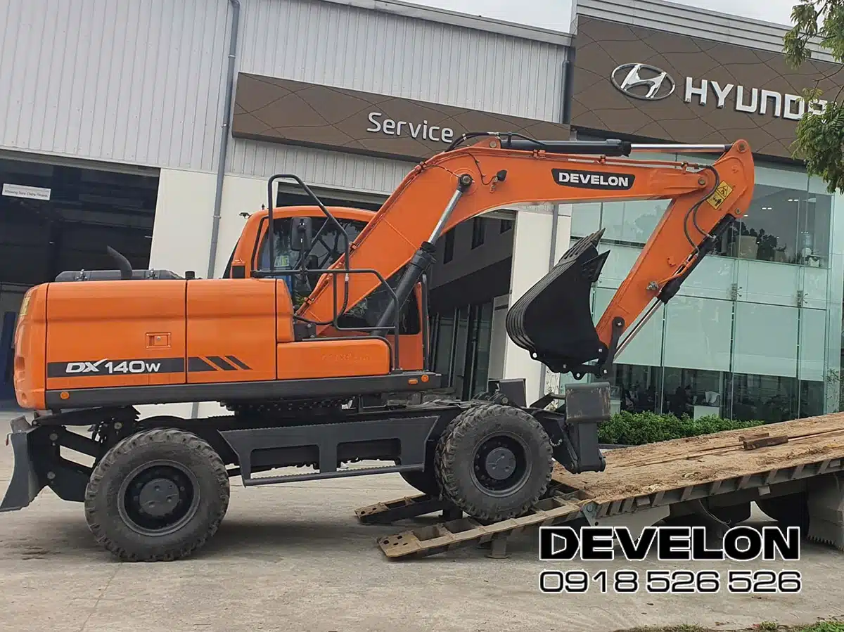 Máy Xúc Develon DX140W