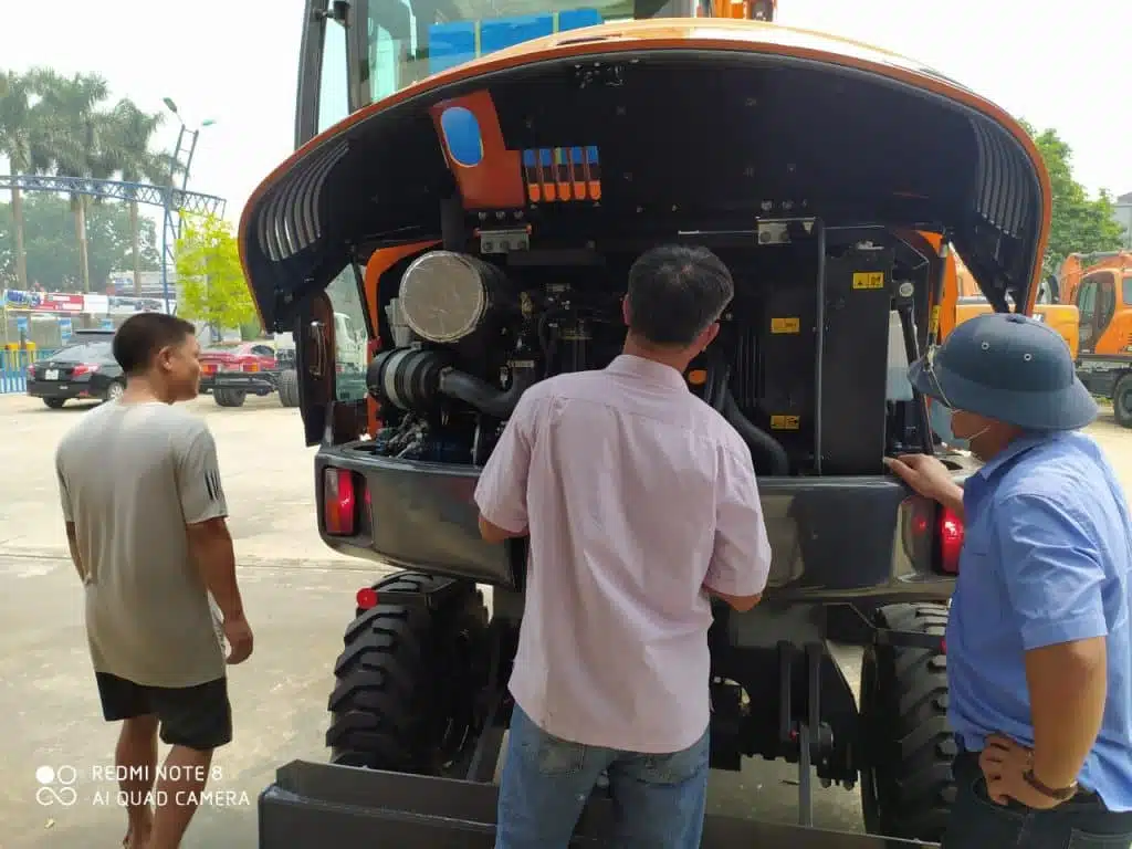 cụm động cơ develon DX55