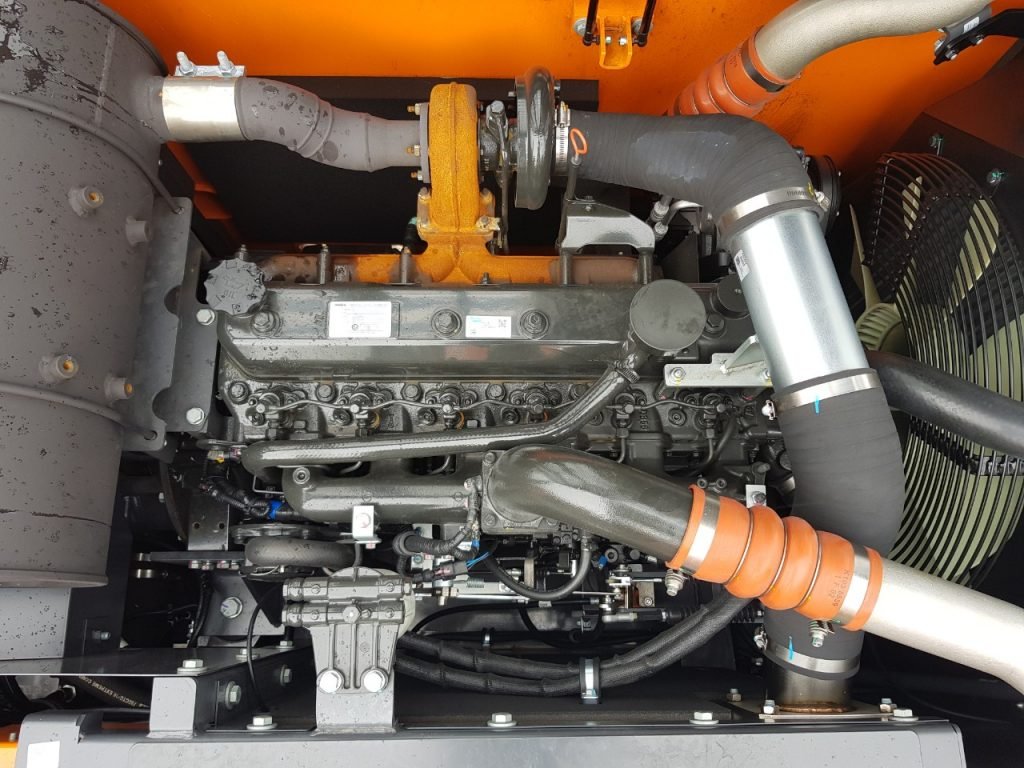 Hệ thống động cơ máy xúc Develon bánh lốp dx210wa