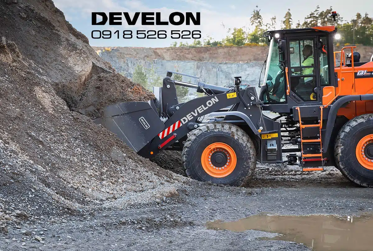 Alternative view of Máy Xúc Develon DL320A