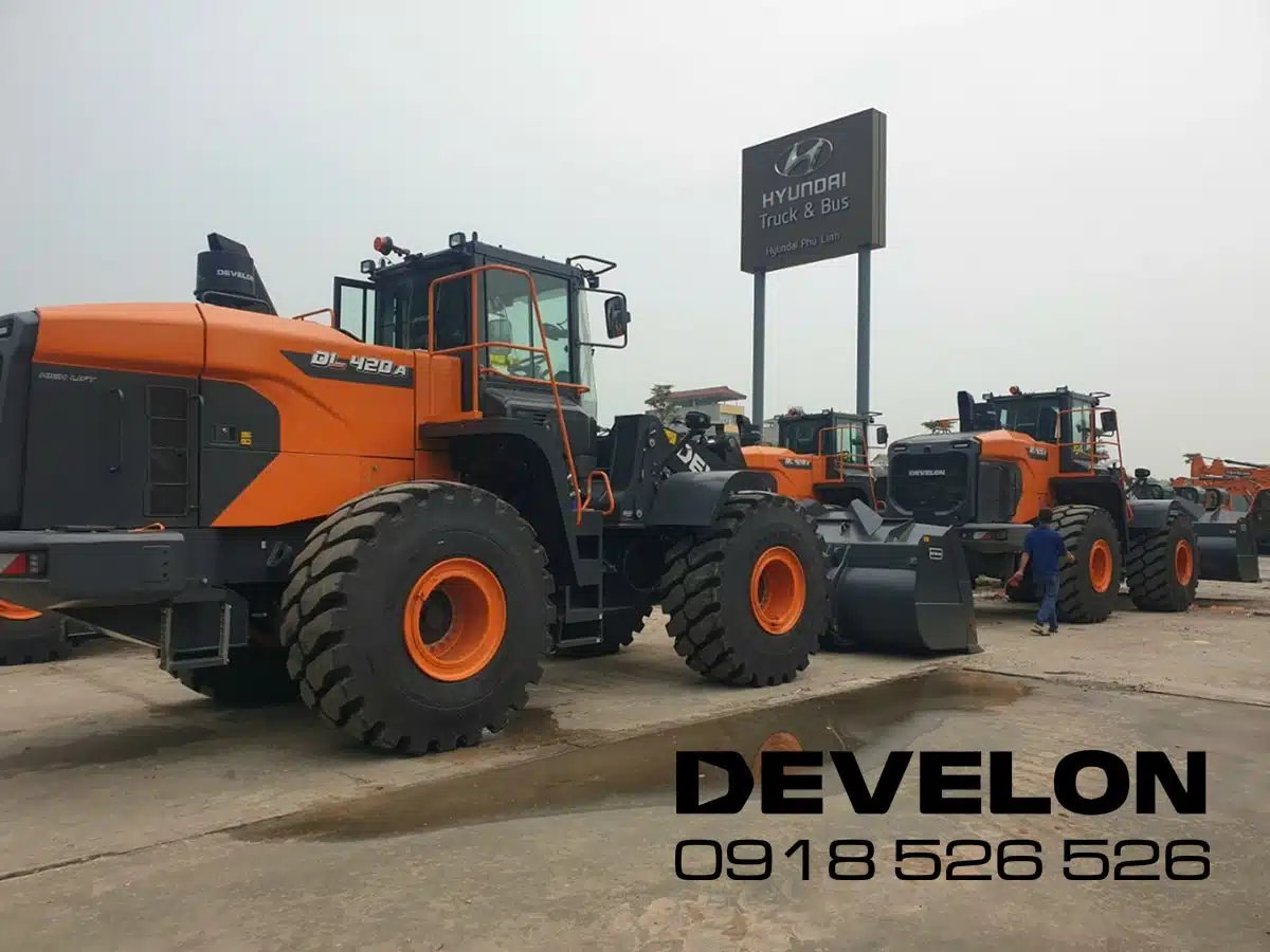 Alternative view of Máy Xúc Develon DL420A-7M